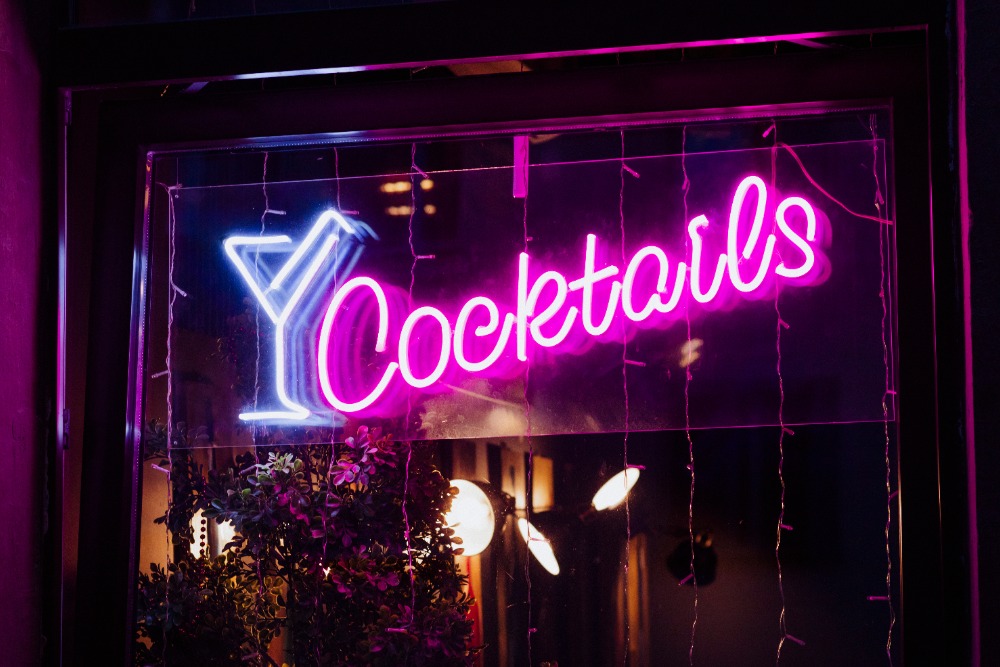 Cocktails sign