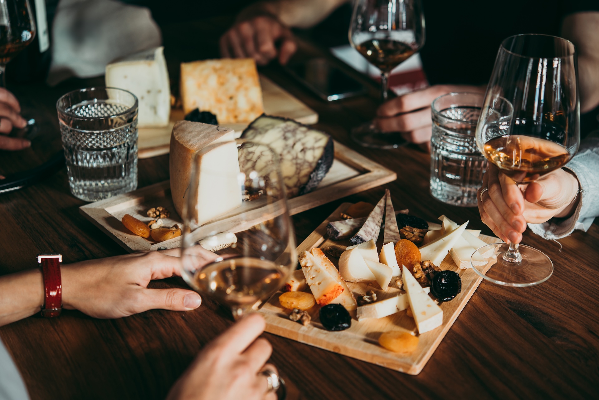 wine and cheese pairing at a wine bar