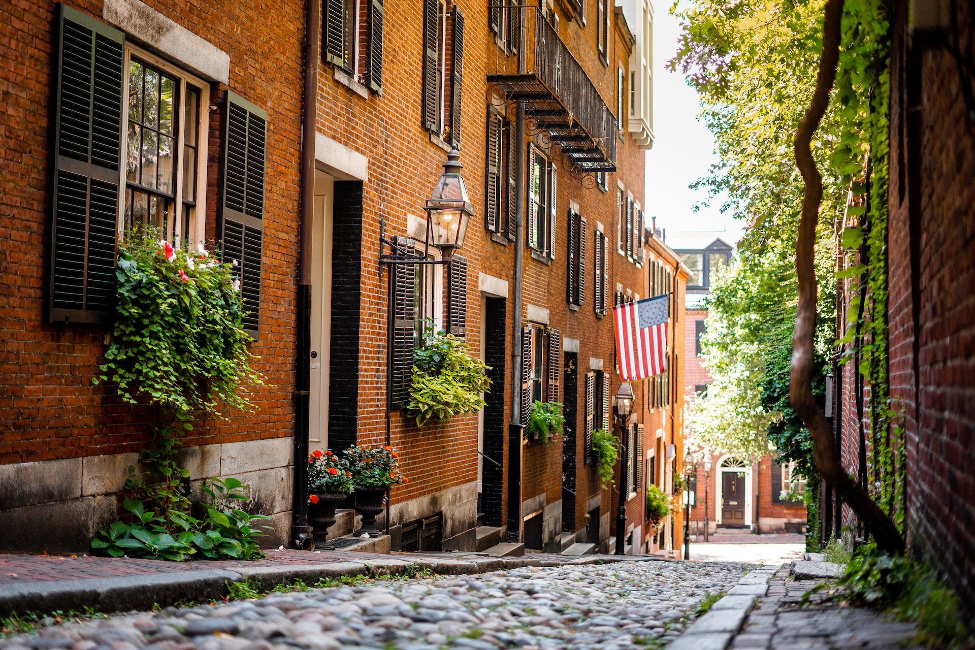 Acorn street around Beacon hill