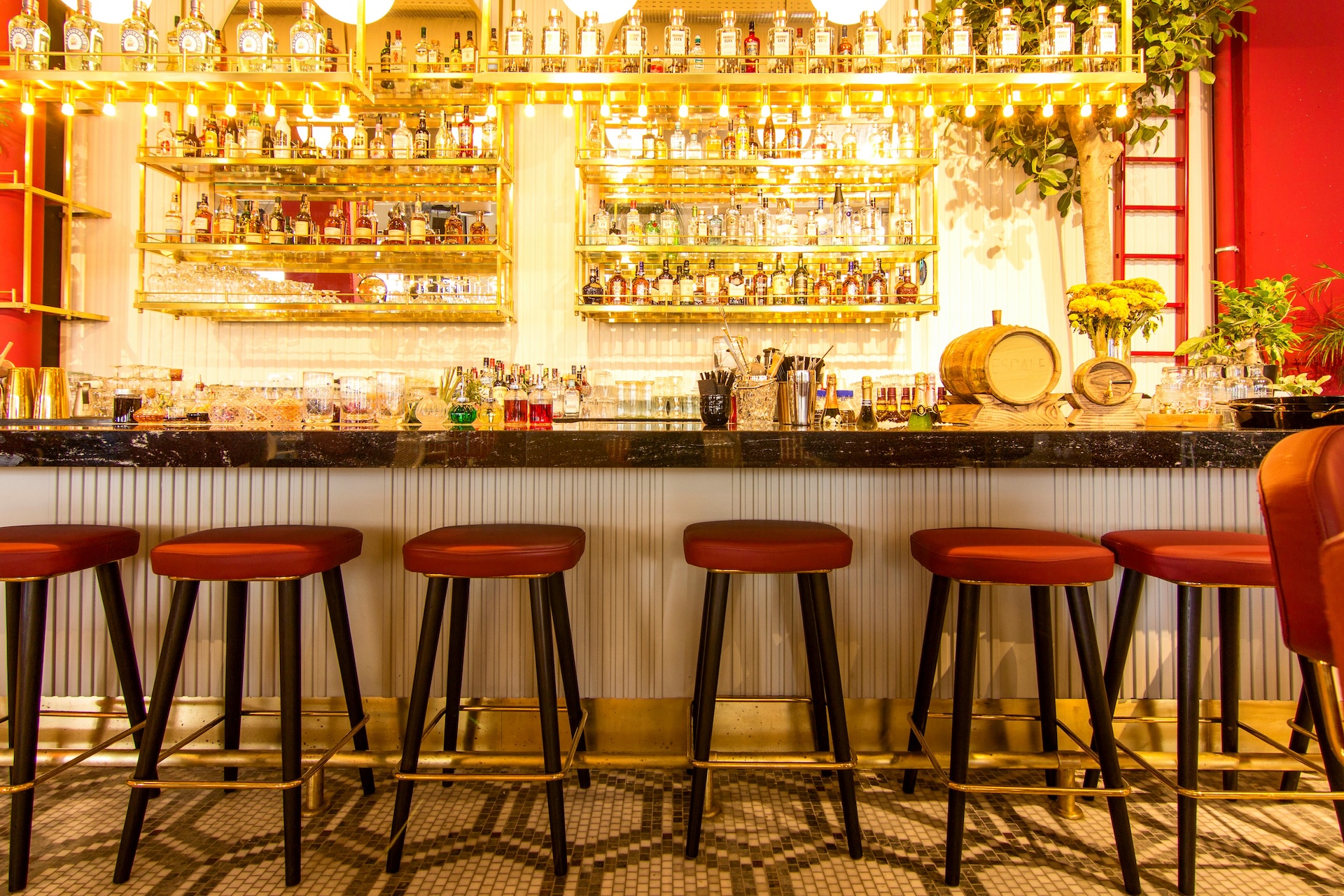bar front